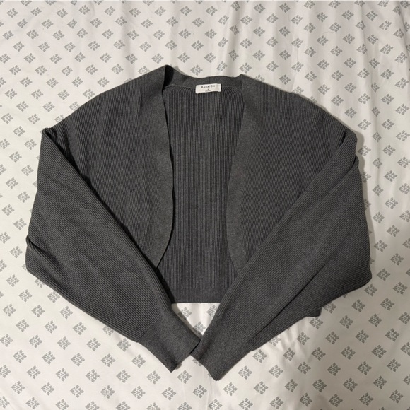 Aritzia decisions shrug - Picture 3 of 10